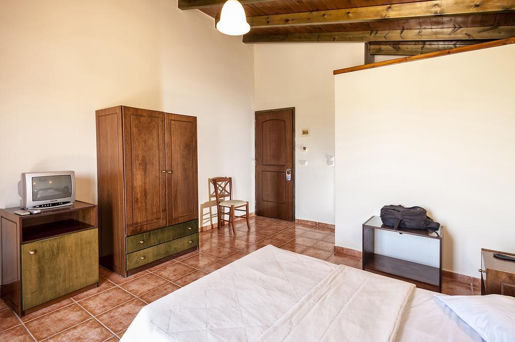 Adelais Hotel Tavronitis Zewnętrze zdjęcie